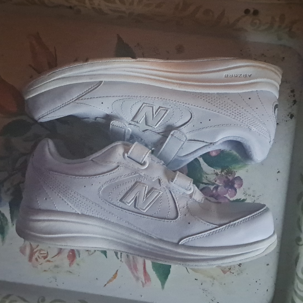 New Balance sneakers size 9